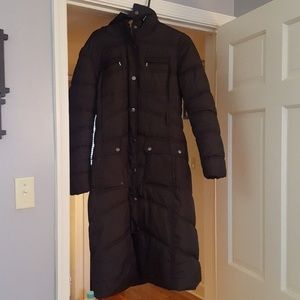 Long hooded puffer coat